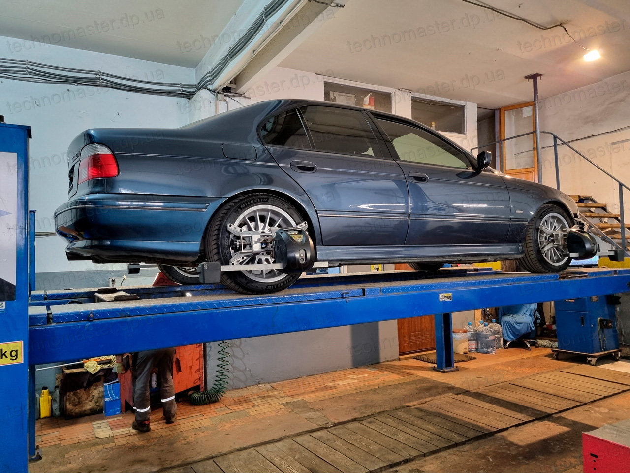 Ви зараз переглядаєте Професійне регулювання розвалу сходження (геометрії, кутів встановлення коліс) BMW на СТО “TechnoMaster”.